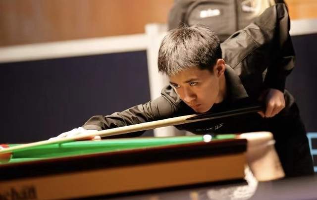 卡塔尔在本 卡塔尔在本