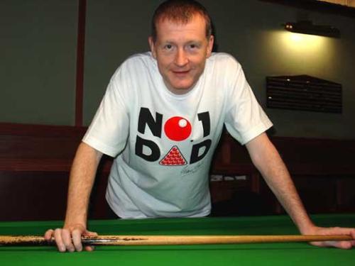 踢球不能活命 女足球星靠当保镖教师邮差生存