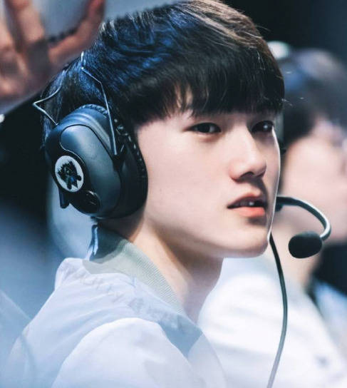 中国女篮输日本后“李梦”上热搜 有她在一定能赢？